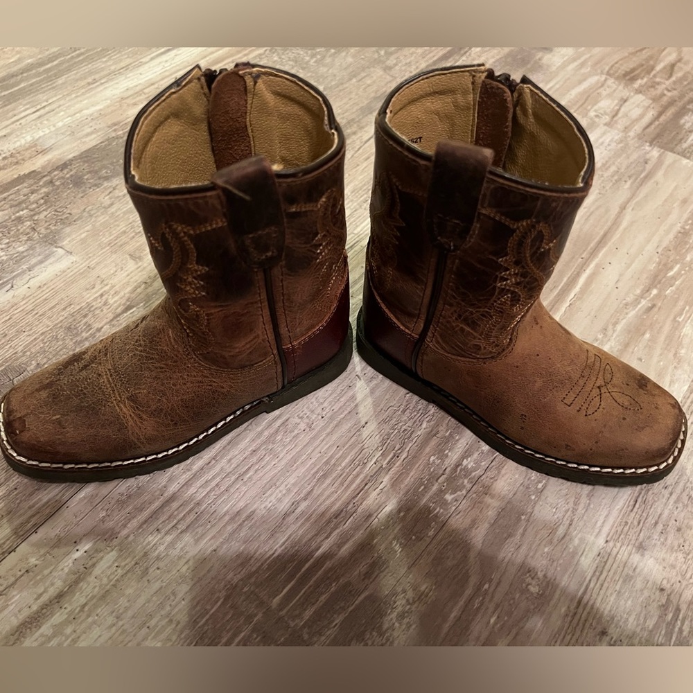 Toddler leather smoky mountain boots size 9
